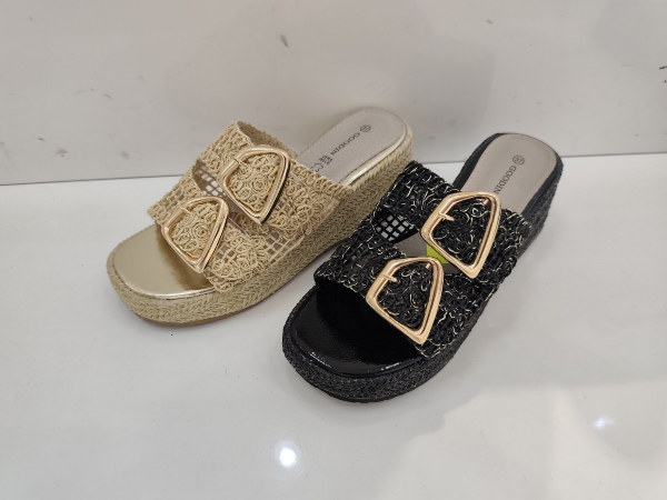 Klapki damskie Roz 36-41 / 12 par